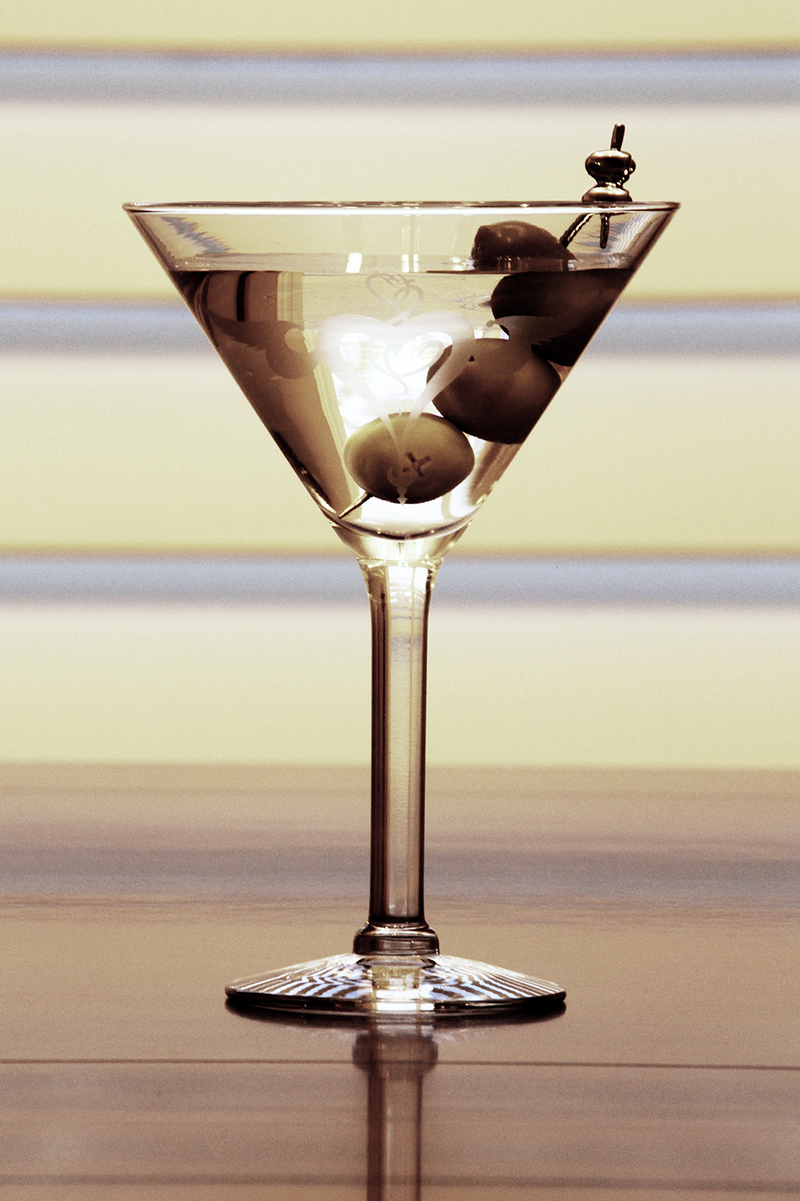 Illustration for article titled 18 Colorful Cocktails, And Their Recipes